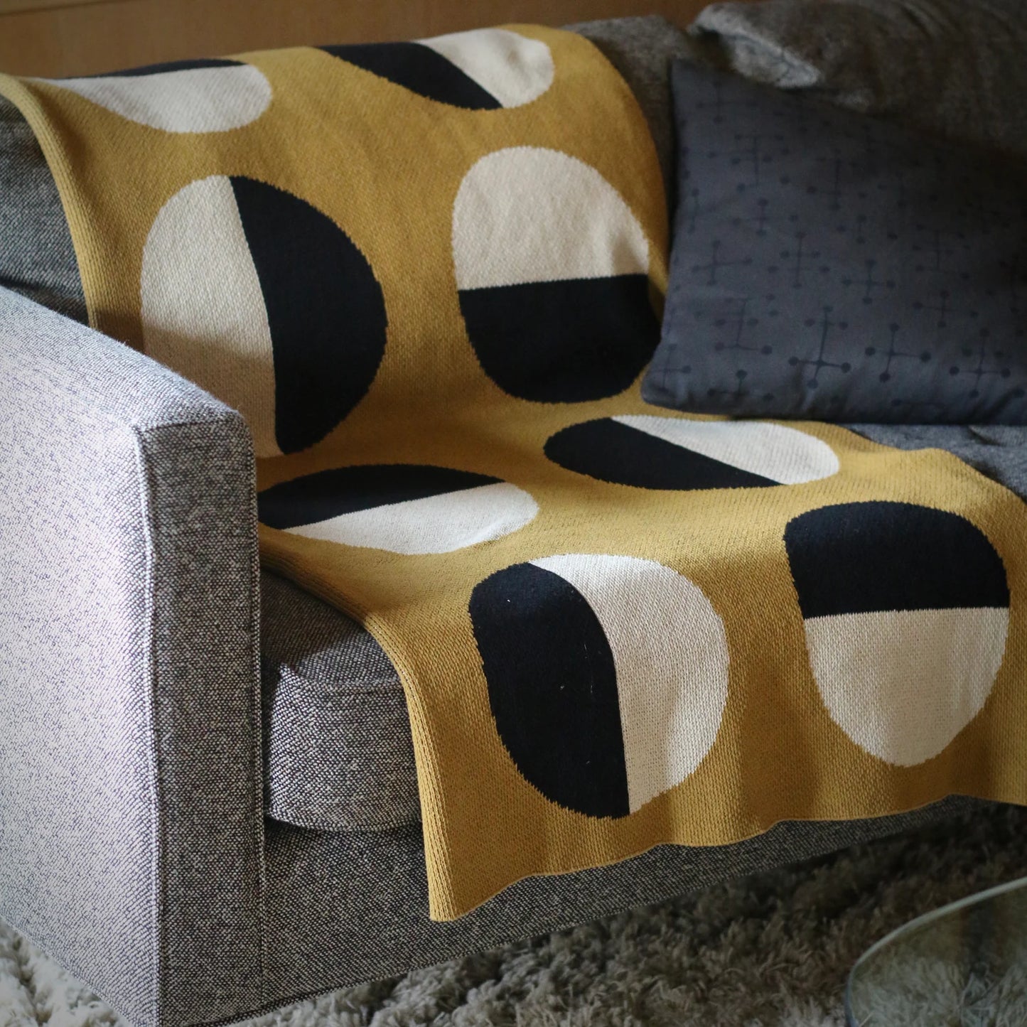 EQUINOX THROW - OCHRE