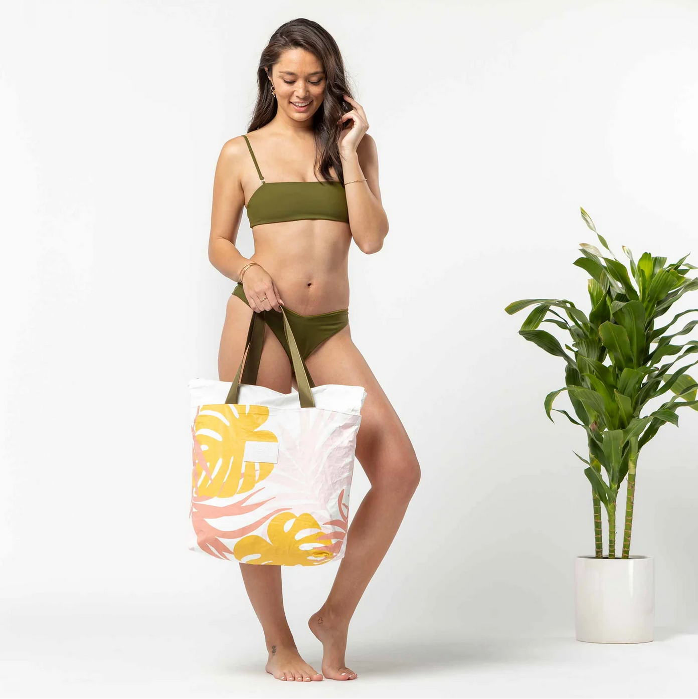 Tropics Starburst - Day Tripper Tote