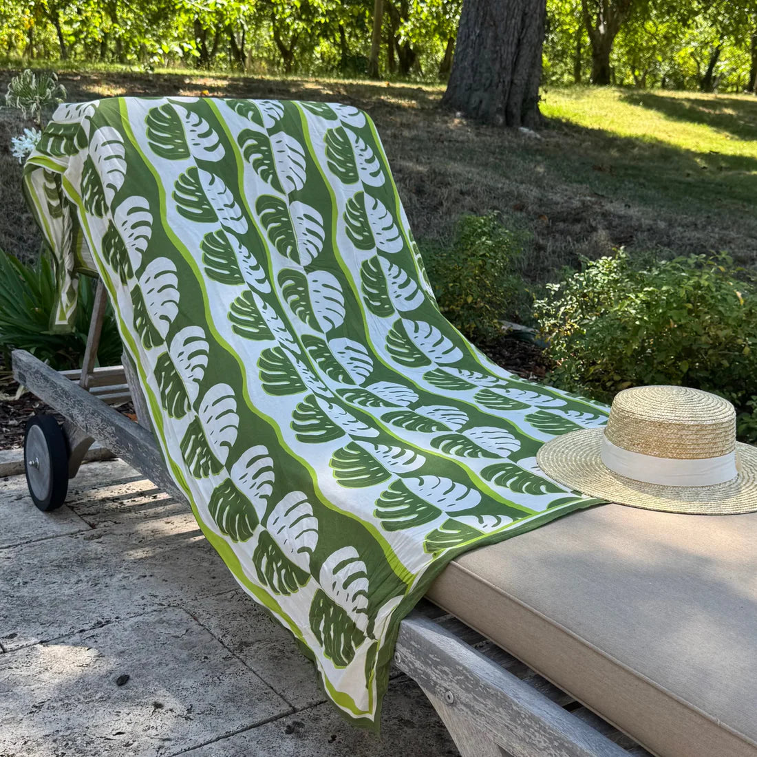 Verigated Monstera Pareo