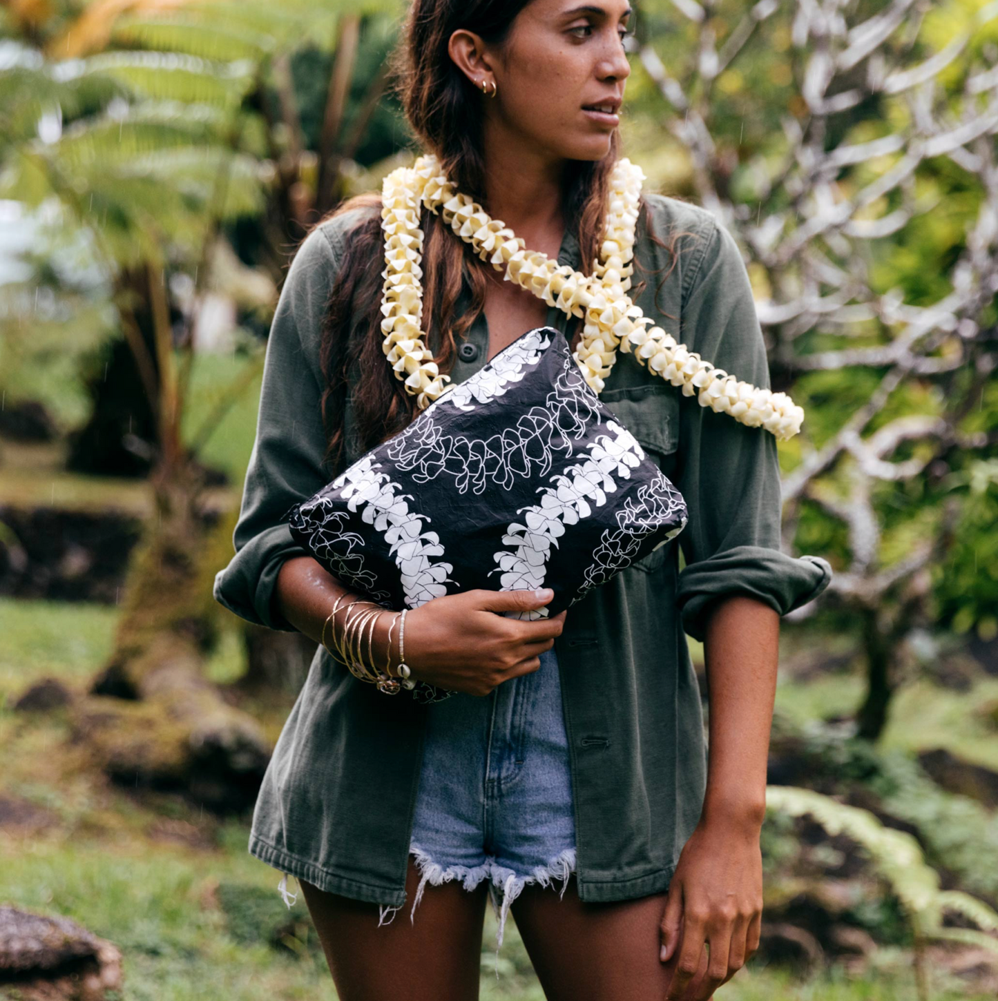 Puakenikeni Pouch - Mid