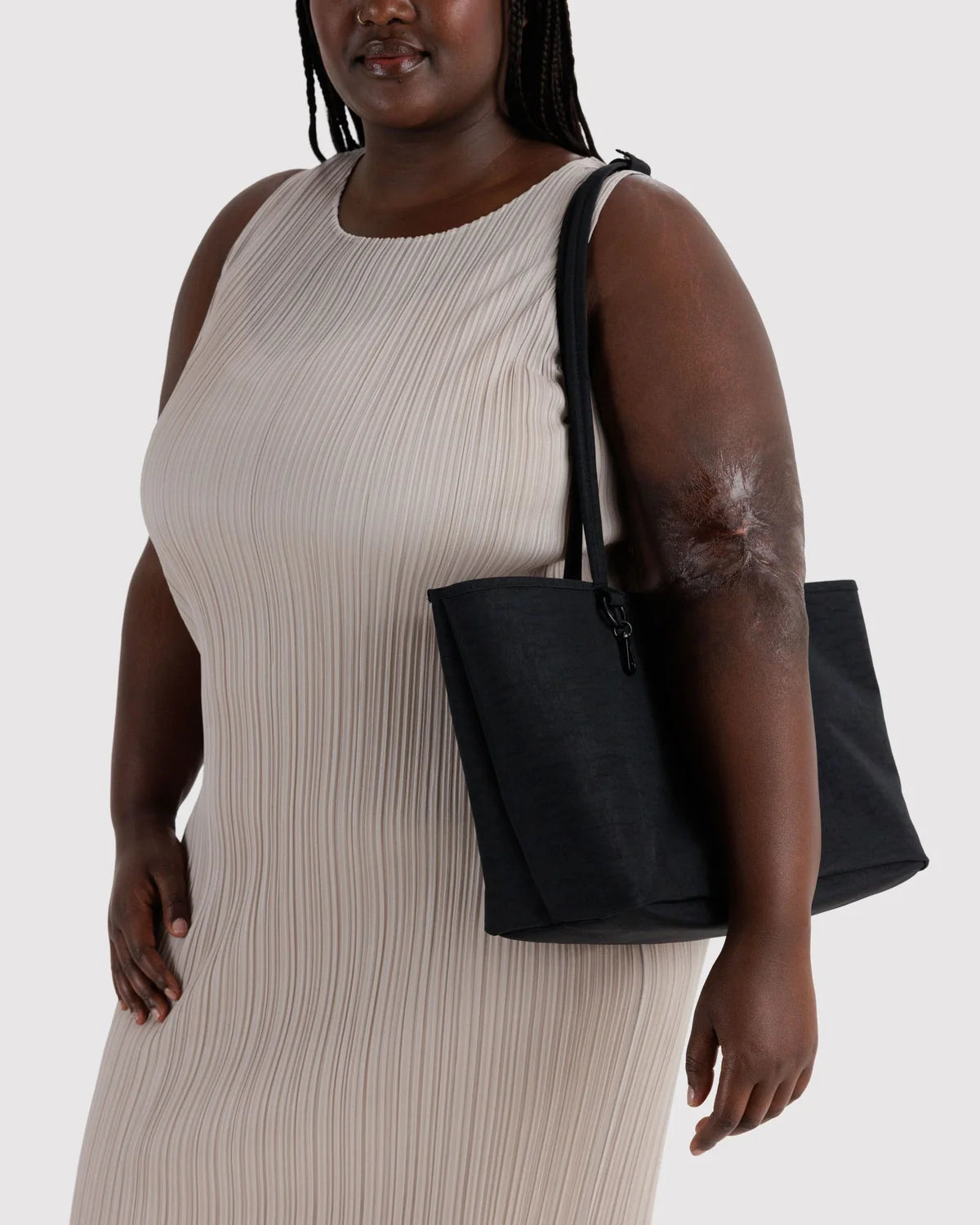 MEDIUM NYLON REVERSIBLE TOTE - BLACK MIX