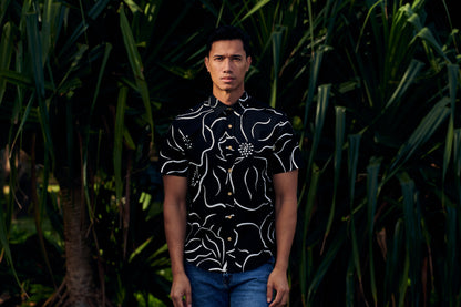 Waialua Black & White