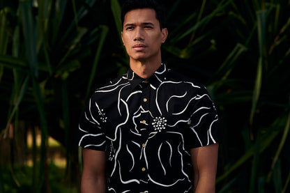 Waialua Black & White