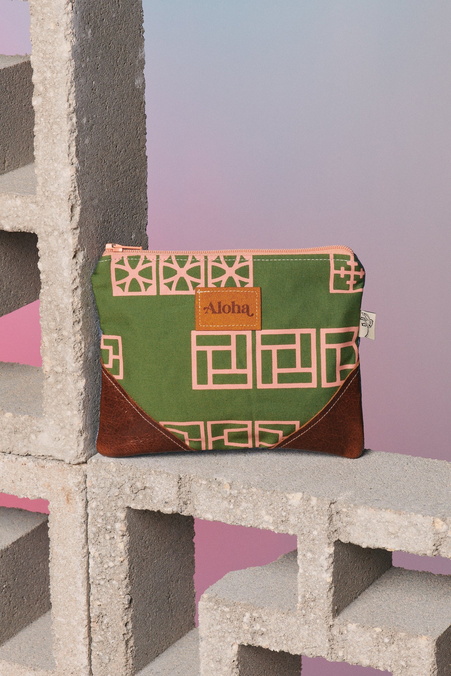Corner Pouch - Breeze Block Ivy