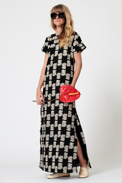 Modern Mu'umu'u - Woodblock Fern Black