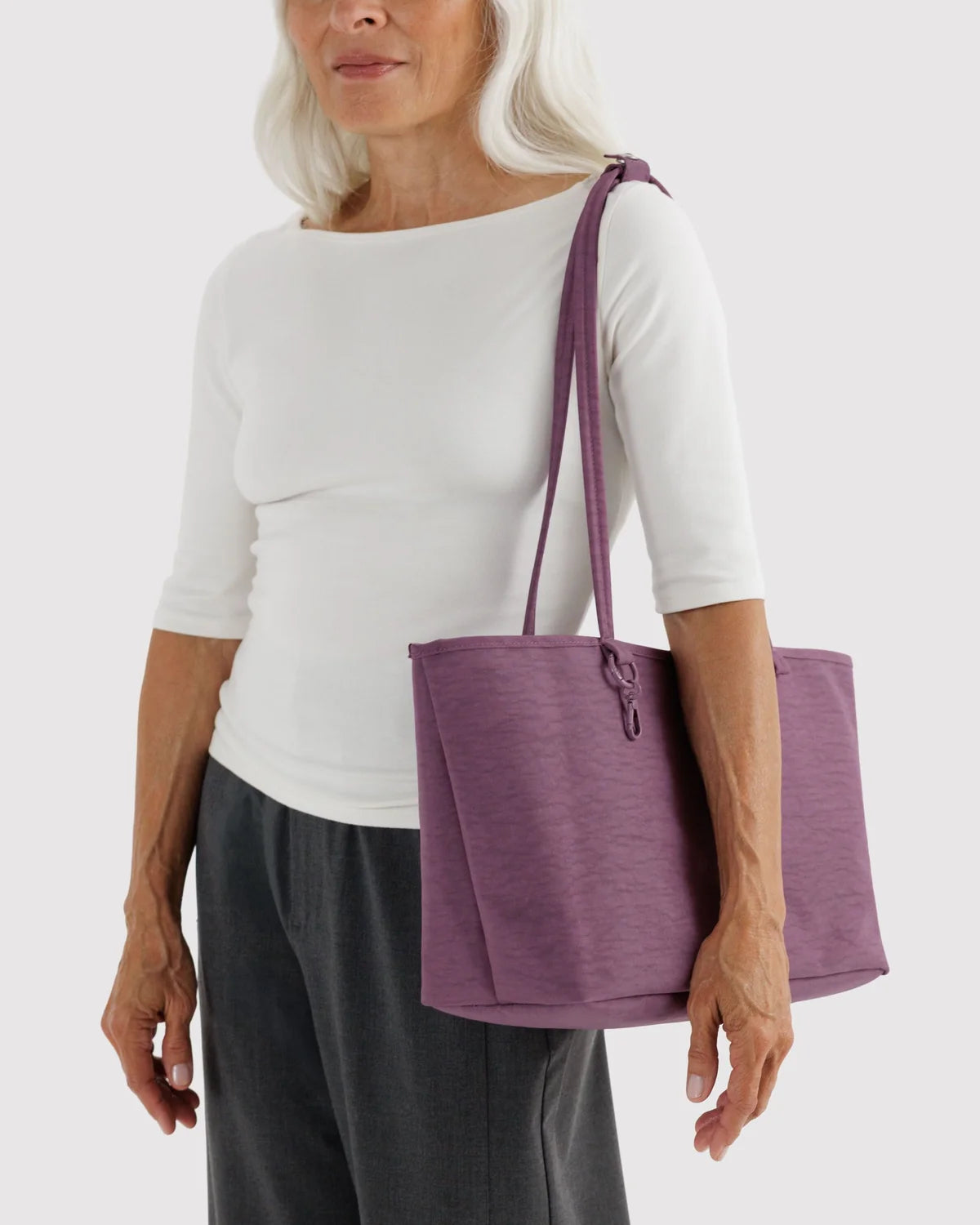 MEDIUM NYLON REVERSIBLE TOTE - WILD PLUM MIX