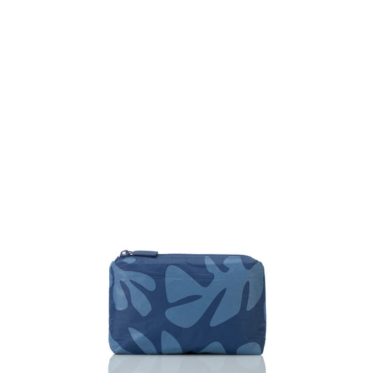 Reef Navy Mini Pouch