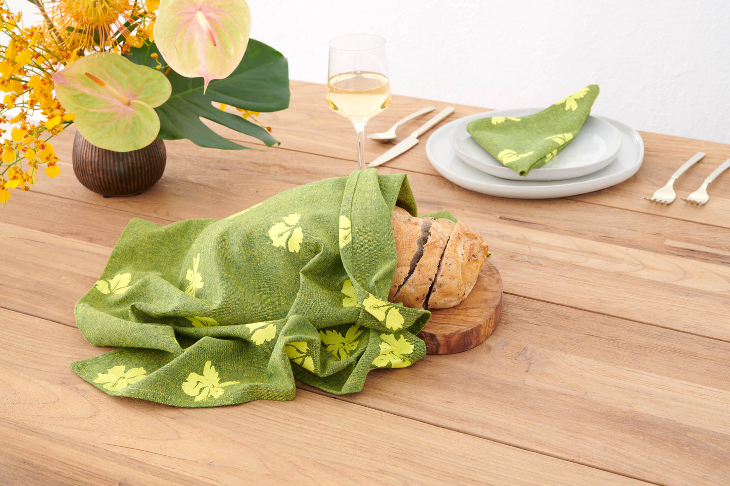 Princeville Hibiscus Linen Tea Towel - Jungle